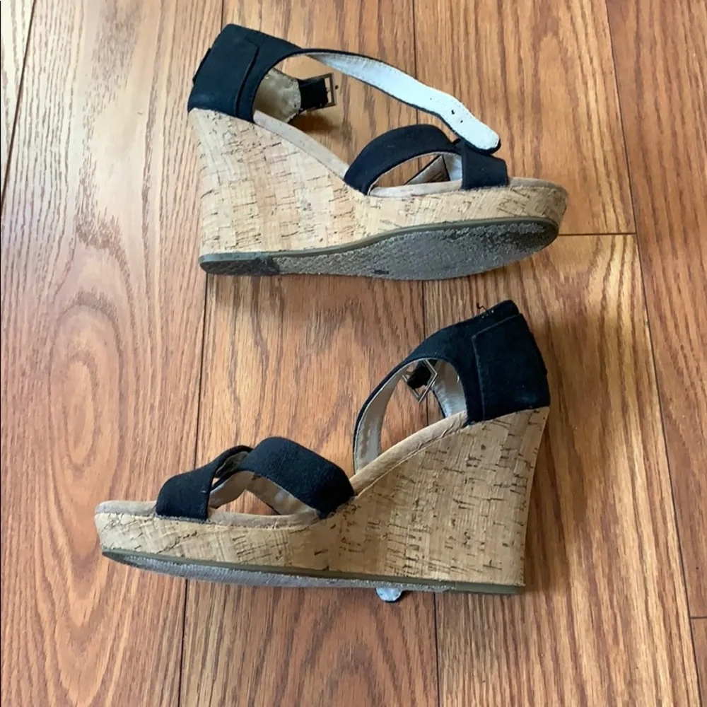 Toms wedge sandals